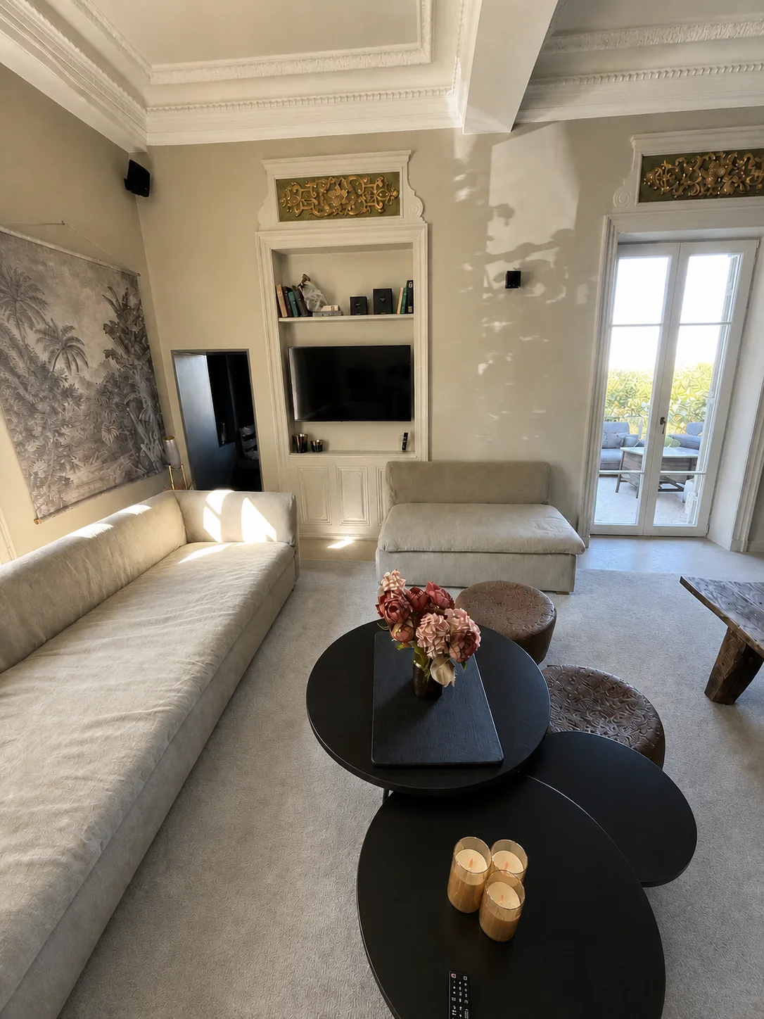 Moquette de salon d'appartement après shampouinage et extraction par IMPEKA